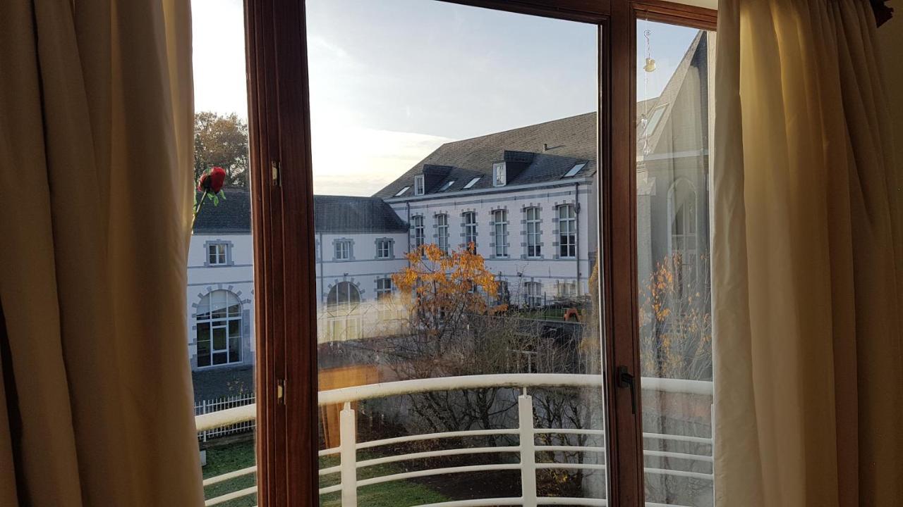 Logement Dans Le Coeur Historique De มงส์ ภายนอก รูปภาพ